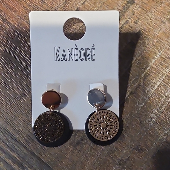 KANÉORÉ Jewelry - Kanéoré Black and Gold Earrings